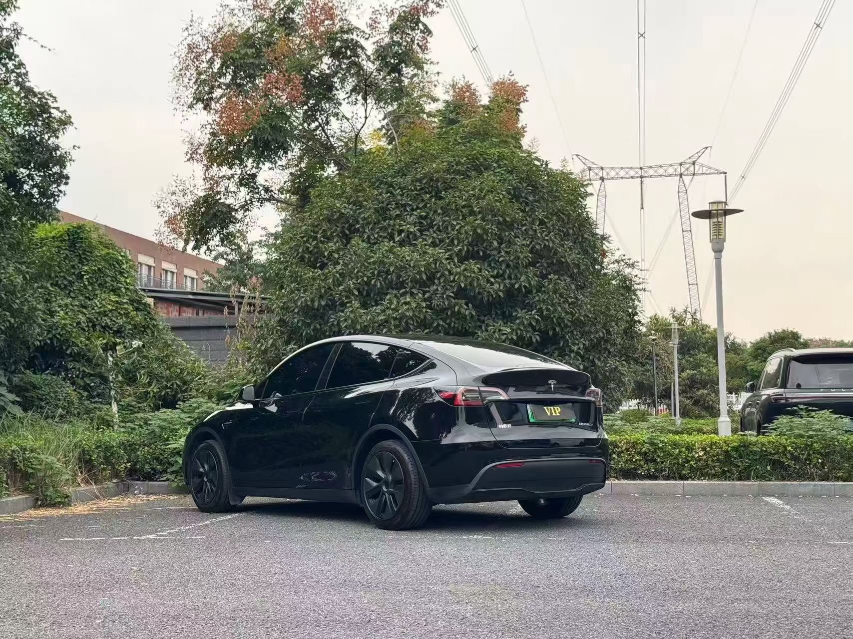 Tesla Model Y 2024 #9 Tesla Model Y 2024 car image #9