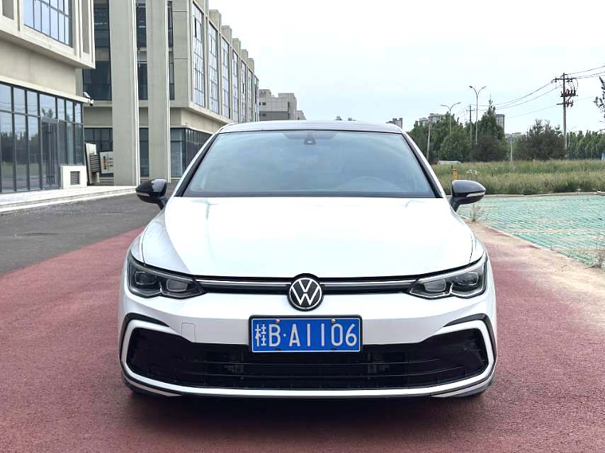 Volkswagen Golf 2023 car image 