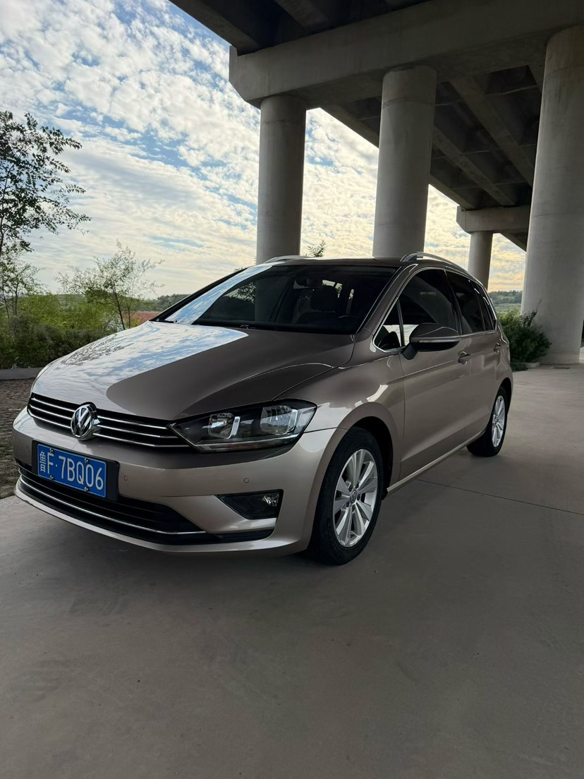Volkswagen Golf Sportsvan 2017 immagine di auto 