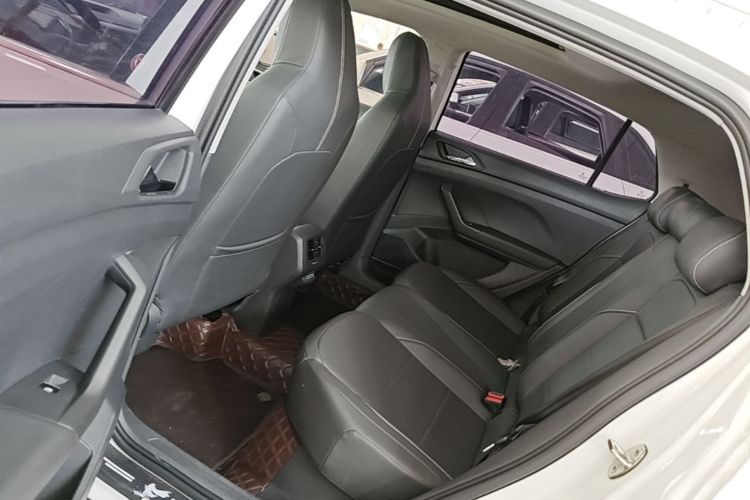 Volkswagen T-Cross 2020 car image #17