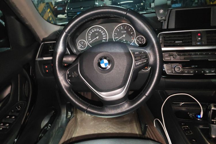BMW 3 Series 2017 #15 BMW 3 Series 2017 car image #15