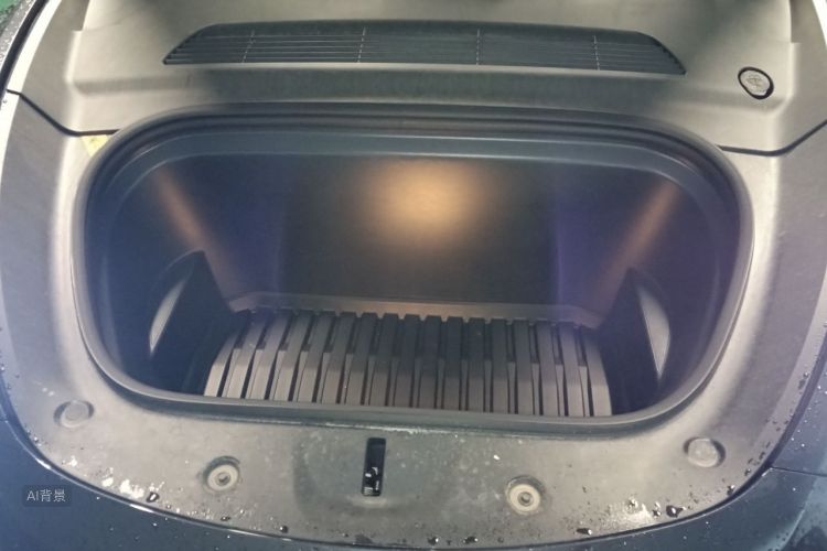 Tesla Model Y 2024 car image #22