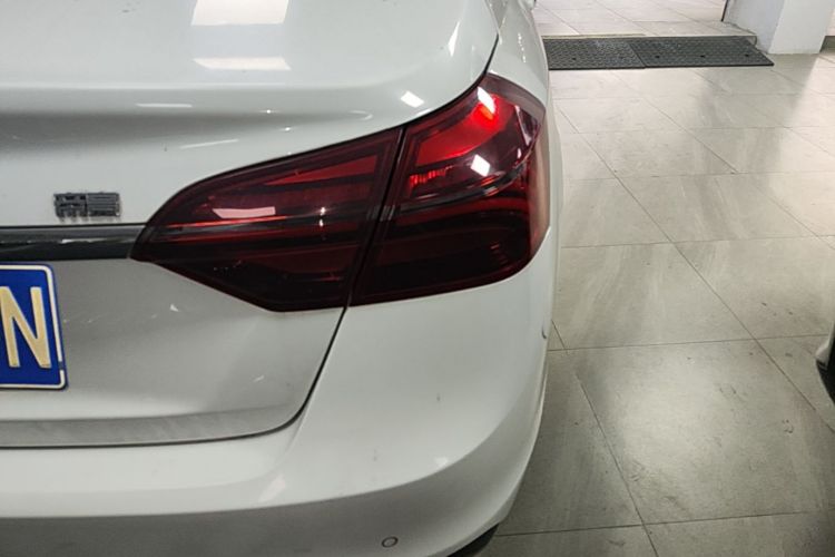 GEELY Emgrand 2019 car image #8
