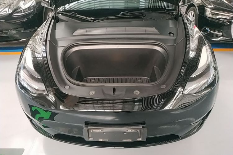 Tesla Model Y 2021 car image #20