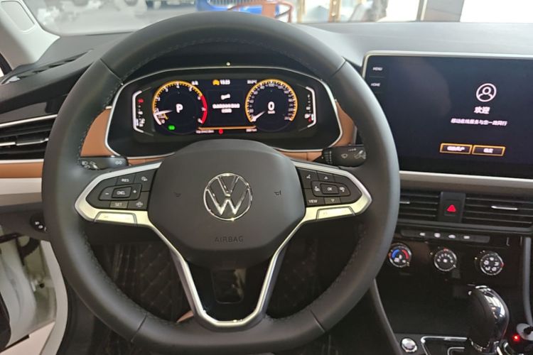 Volkswagen Bora 2024 car image #11
