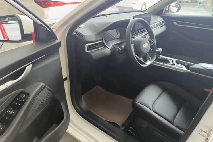 GEELY Emgrand 2026 car image #16