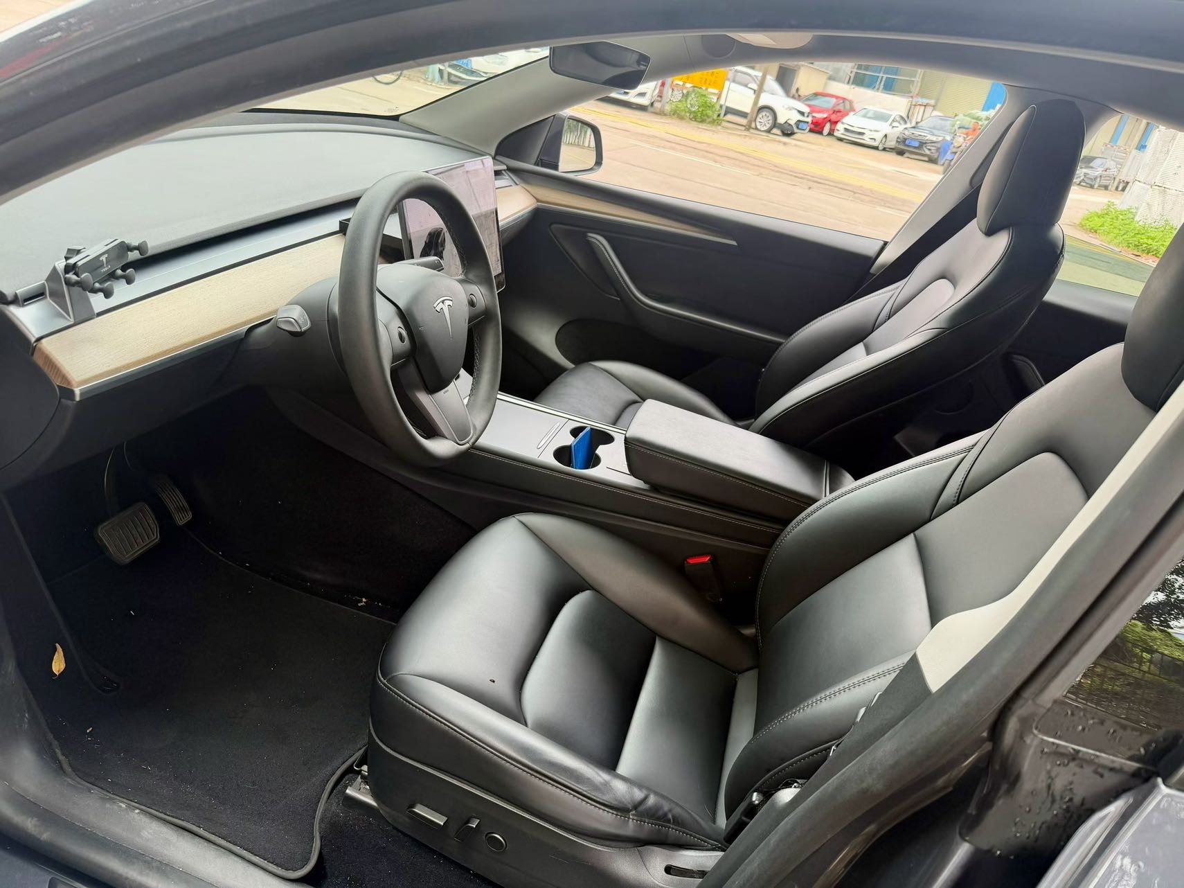 Tesla Model Y 2021 car image #4