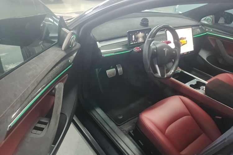 Tesla Model 3 2023 car image #12