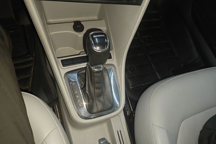 Skoda Rapid 2016 #14 Skoda Rapid 2016 car image #14