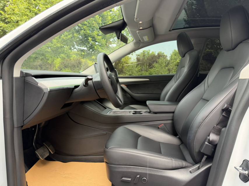 Tesla Model Y 2024 car image #9