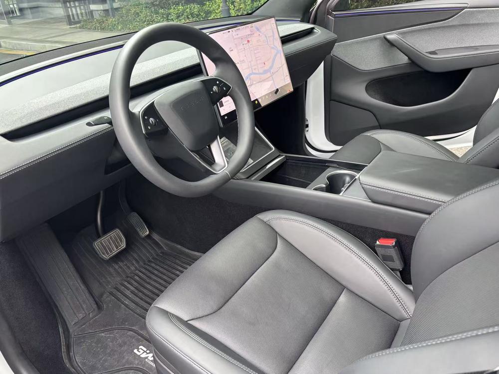 Tesla Model Y 2026 car image #12