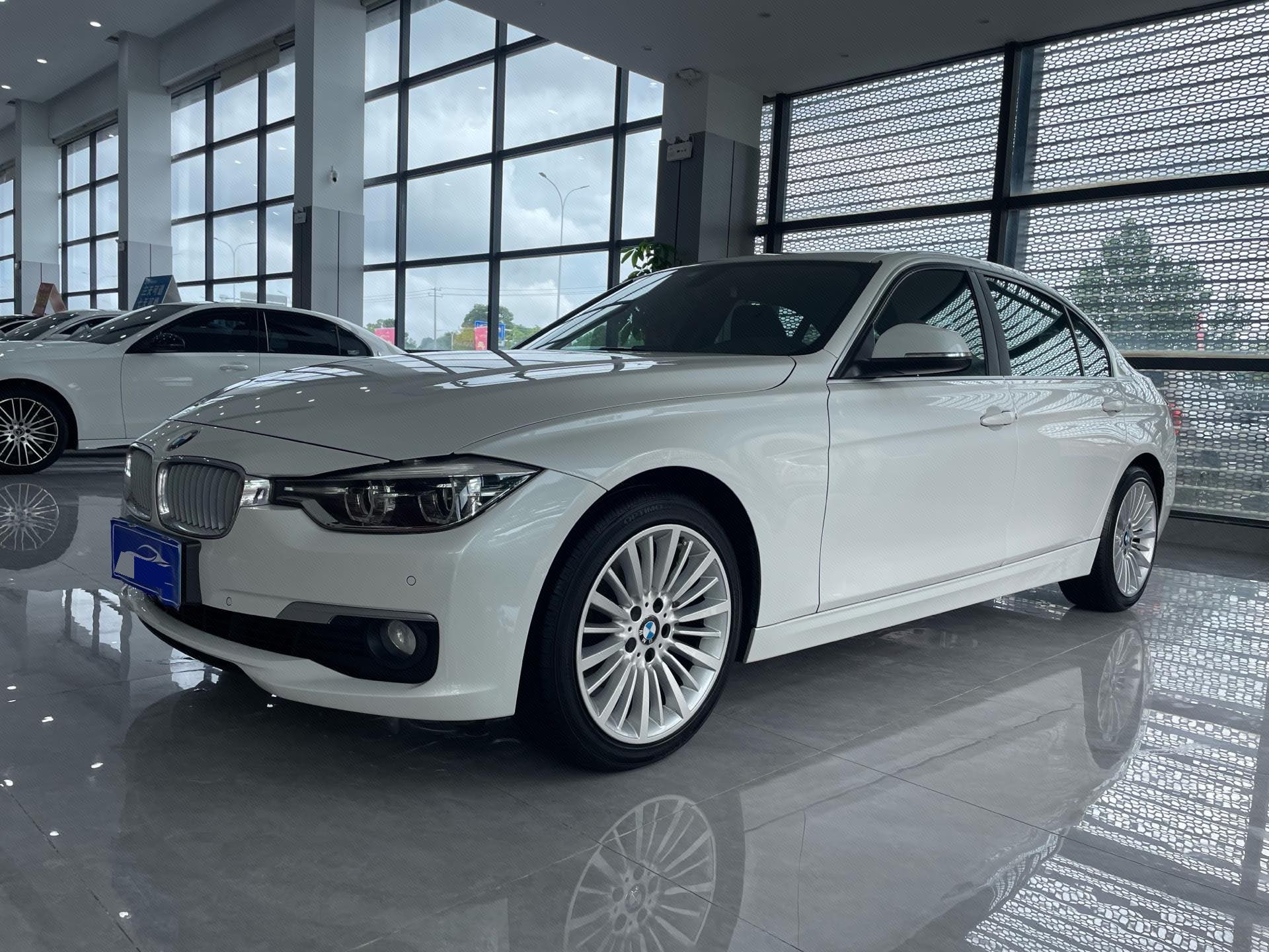 BMW 3 Series 2018 BMW 3 Series 2018 car image