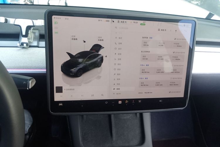 Tesla Model Y 2024 car image #13