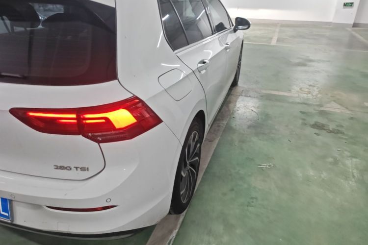 Volkswagen Golf 2022 car image #8