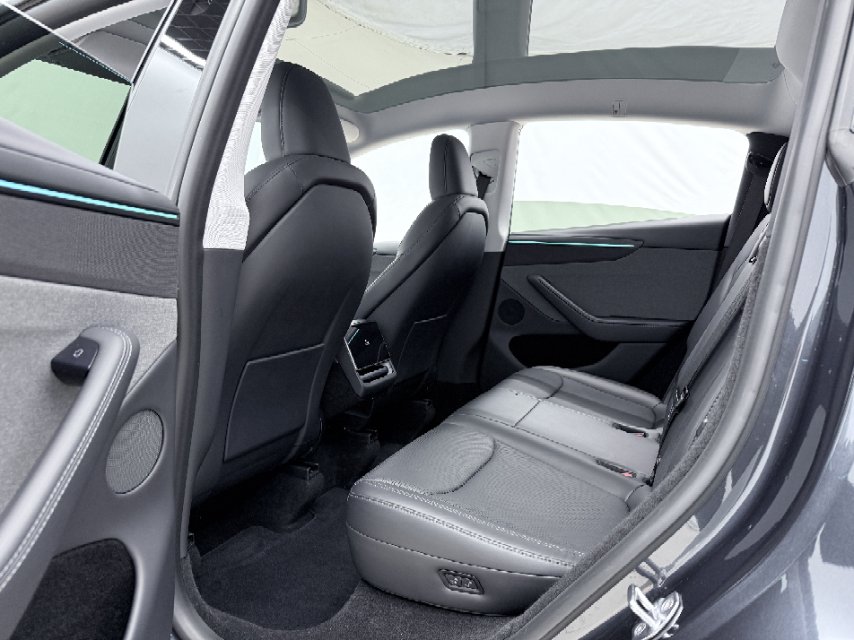 Tesla Model Y 2025 #10 Tesla Model Y 2025 car image #10