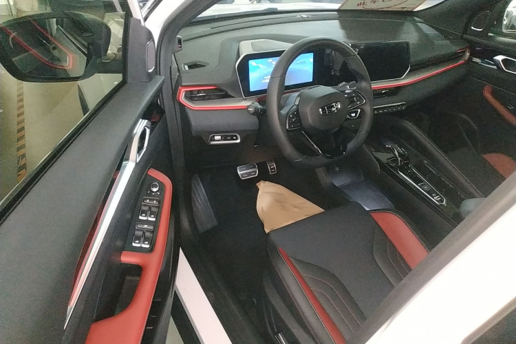 GEELY Coolray 2023 immagine di auto #12