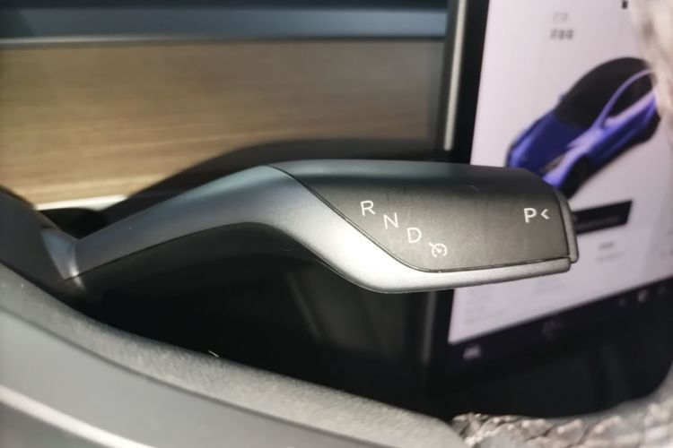 Tesla Model Y 2021 #14 Tesla Model Y 2021 car image #14