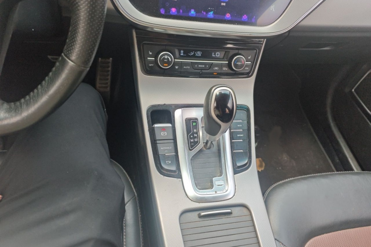 GEELY Emgrand GS 2019 #18 GEELY Emgrand GS 2019 car image #18