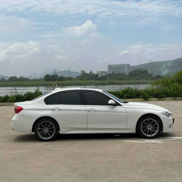 BMW 3 Series 2017 #5 BMW 3 Series 2017 car image #5