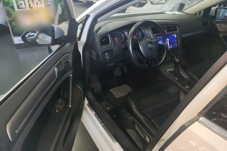 Volkswagen Golf 2016 car image #12