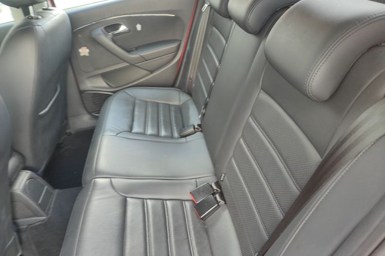 Volkswagen Polo 2018 car image #12