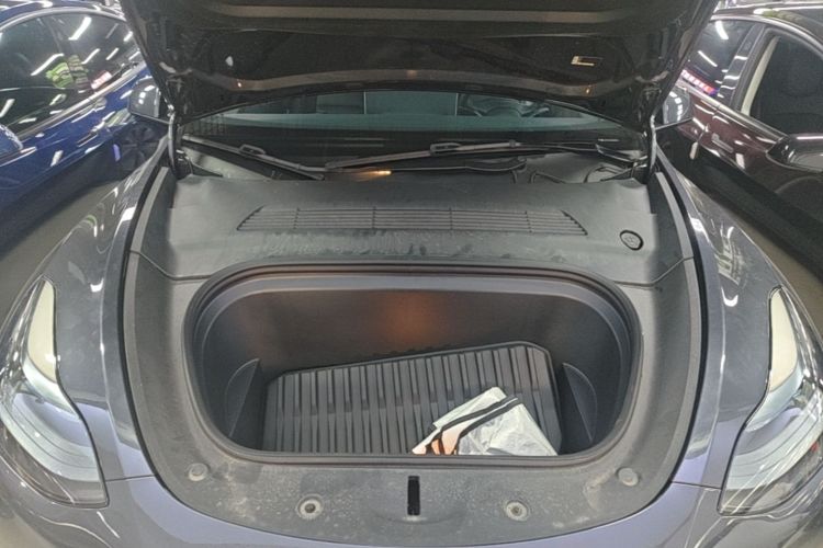 Tesla Model Y 2024 #20 Tesla Model Y 2024 car image #20