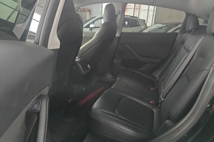 Tesla Model Y 2022 car image #17