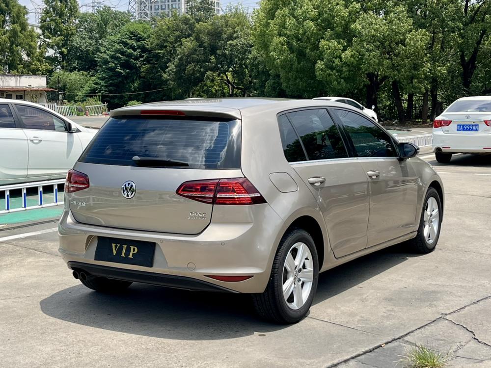Volkswagen Golf 2017 car image #7