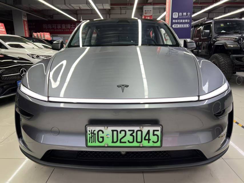 Tesla Model Y 2025 Tesla Model Y 2025 car image