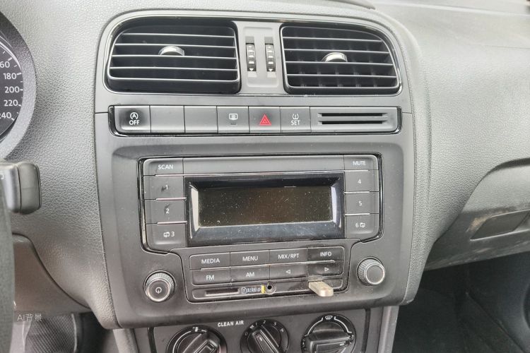 Volkswagen Polo 2019 car image #15