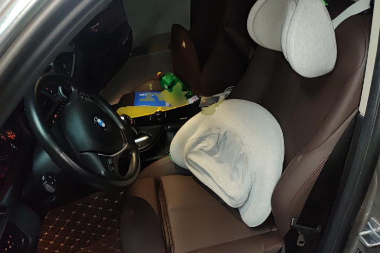 BMW 3 Series 2018 car image #15