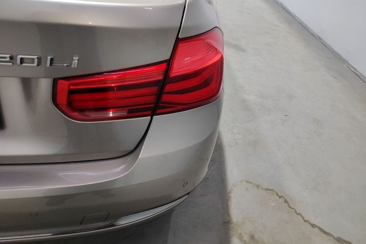 BMW 3 Series 2017 #8 BMW 3 Series 2017 car image #8