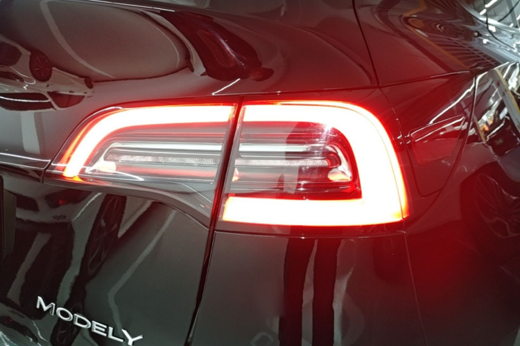 Tesla Model Y 2021 #8 Tesla Model Y 2021 car image #8
