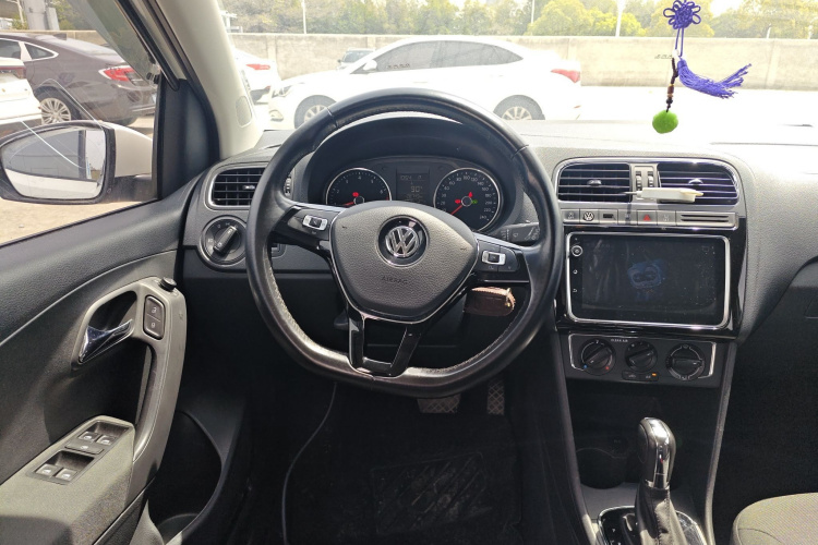 Volkswagen Polo 2018 صورة سيارة #15