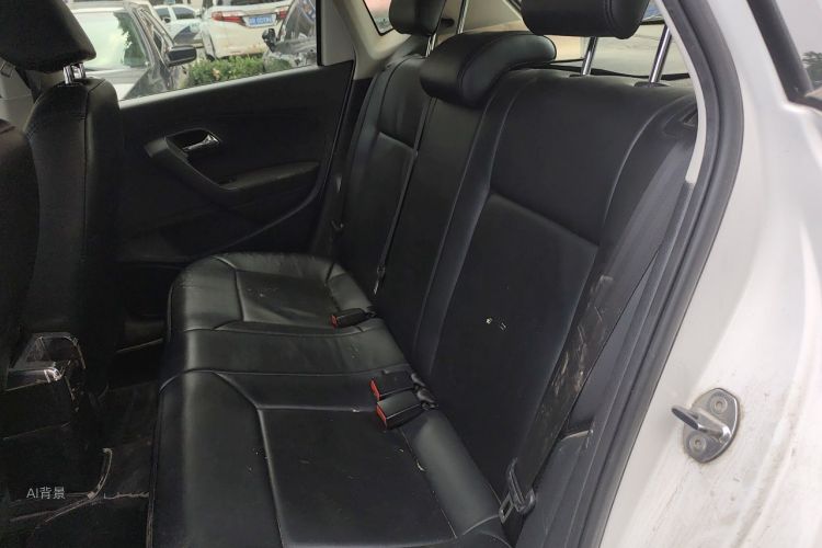 Volkswagen Polo 2016 car image #19