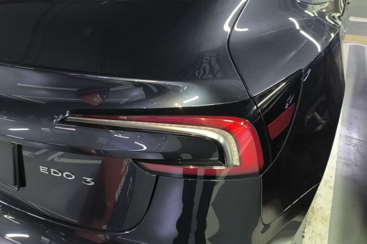Tesla Model 3 2025 car image #8