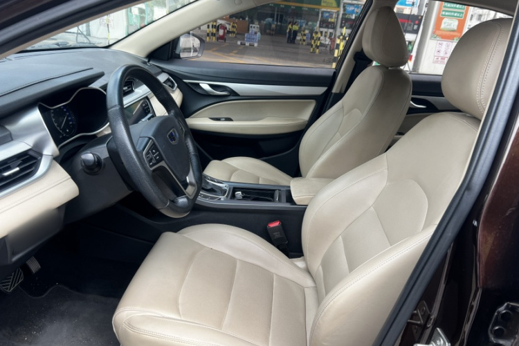 GEELY Emgrand 2018 immagine di auto #10