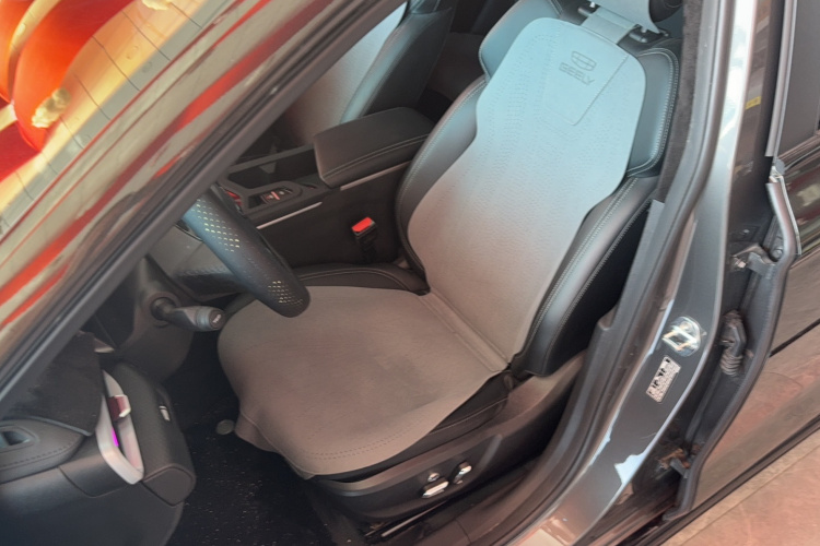 GEELY Emgrand 2025 #26 GEELY Emgrand 2025 car image #26