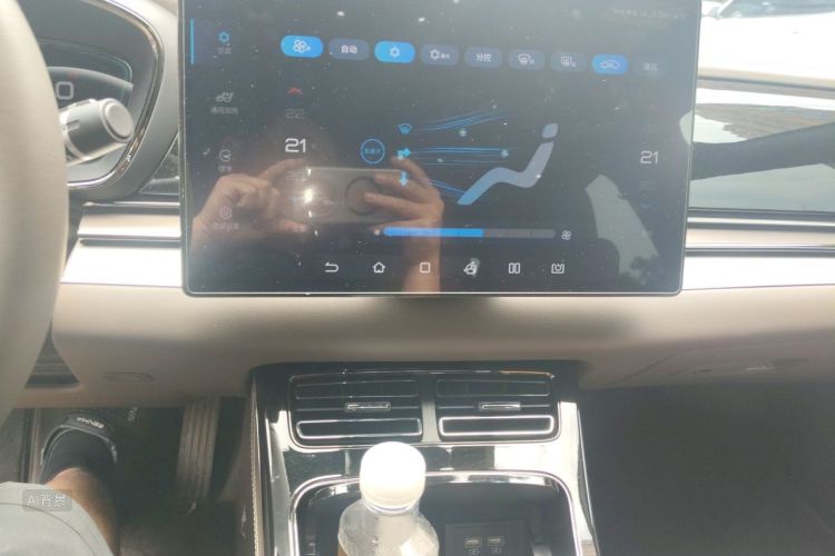 BYD Han 2022 car image #15
