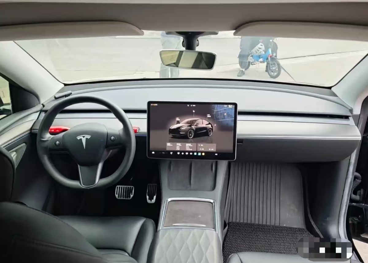 Tesla Model Y 2022 #5 Tesla Model Y 2022 car image #5