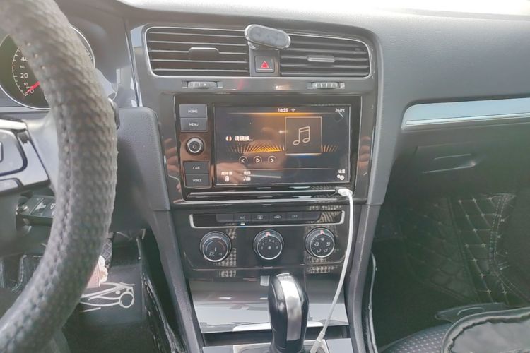 Volkswagen Golf 2019 #13 Volkswagen Golf 2019 car image #13