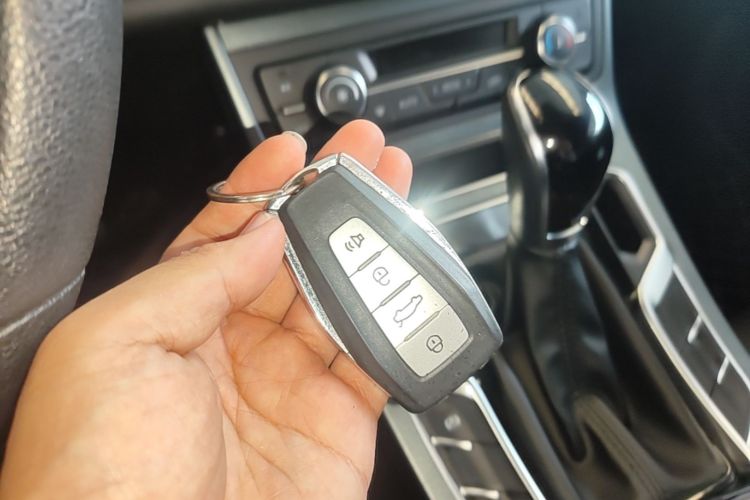 GEELY Emgrand 2021 car image #9