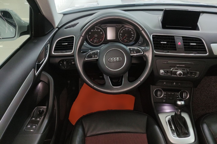 Audi Q3 2019 #11 Audi Q3 2019 car image #11