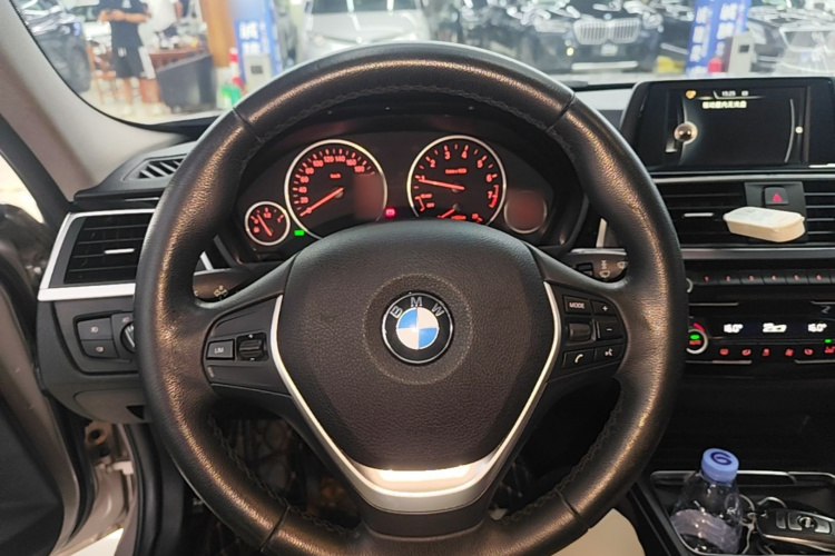 BMW 3 Series 2017 #11 BMW 3 Series 2017 car image #11