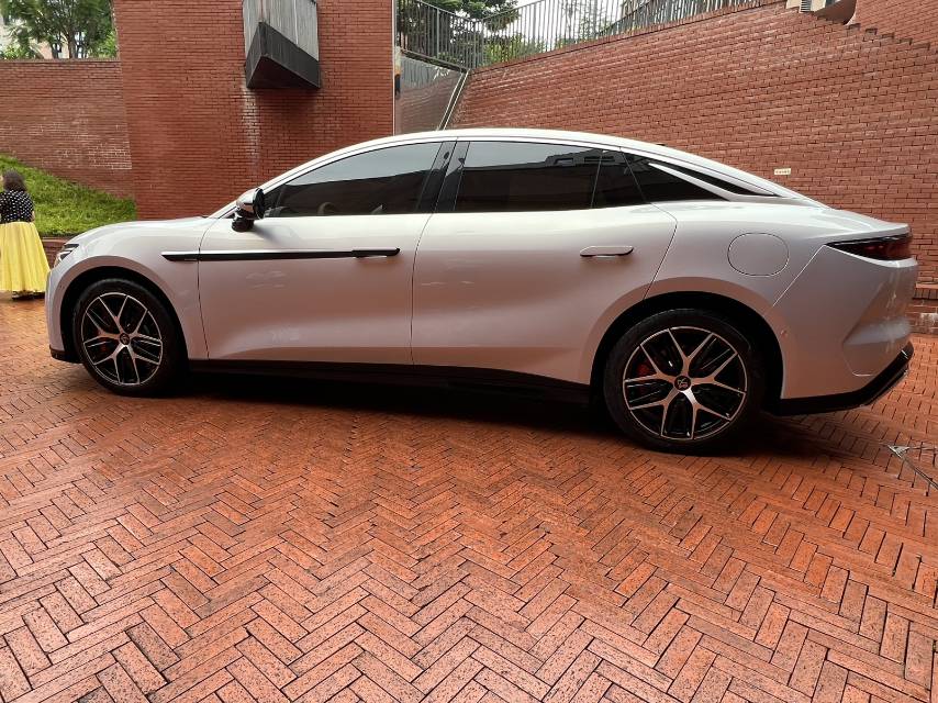BYD HanL 2025 car image #6