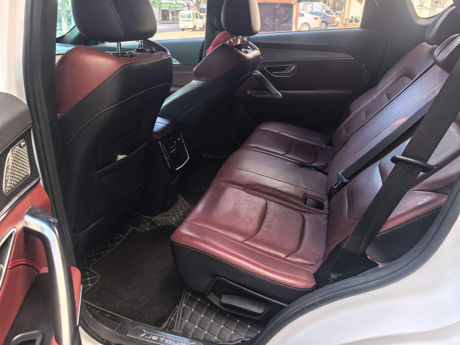 Jetour X70 PLUS 2023 car image #3