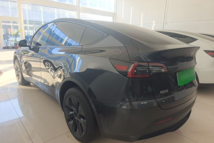 Tesla Model Y 2024 #5 Tesla Model Y 2024 immagine di auto #5