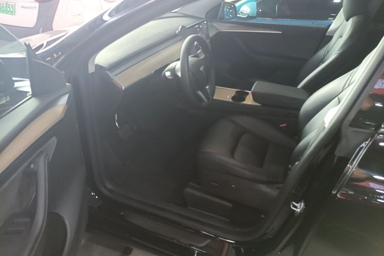 Tesla Model Y 2022 #16 Tesla Model Y 2022 car image #16