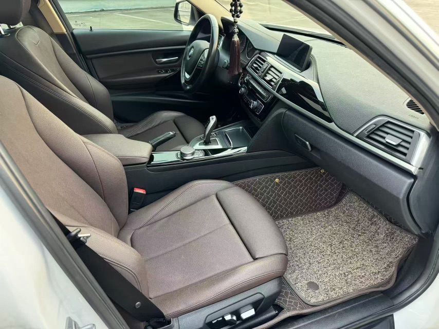 BMW 3 Series 2019 #5 BMW 3 Series 2019 car image #5