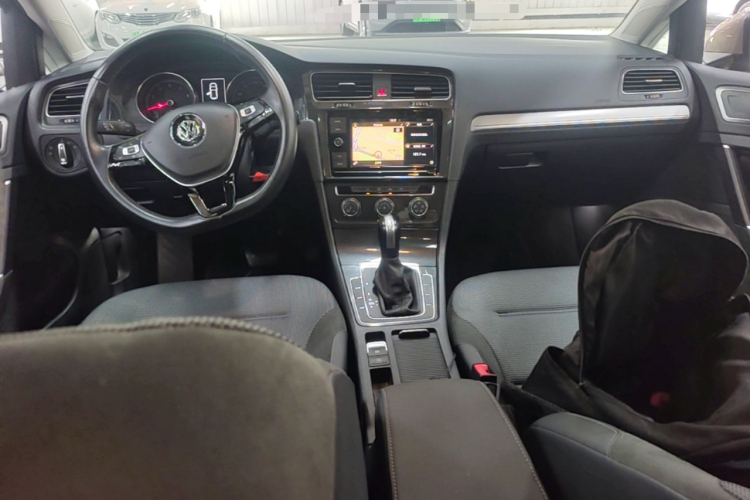 Volkswagen Golf 2019 #10 Volkswagen Golf 2019 car image #10